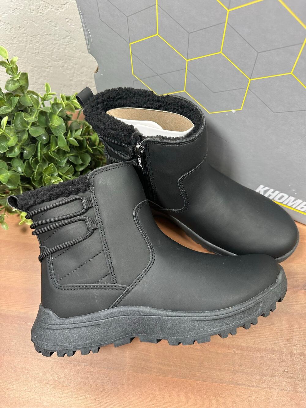 Khombu Women's Sarah Water Repellent‎ Ankle Boots Black Size 6